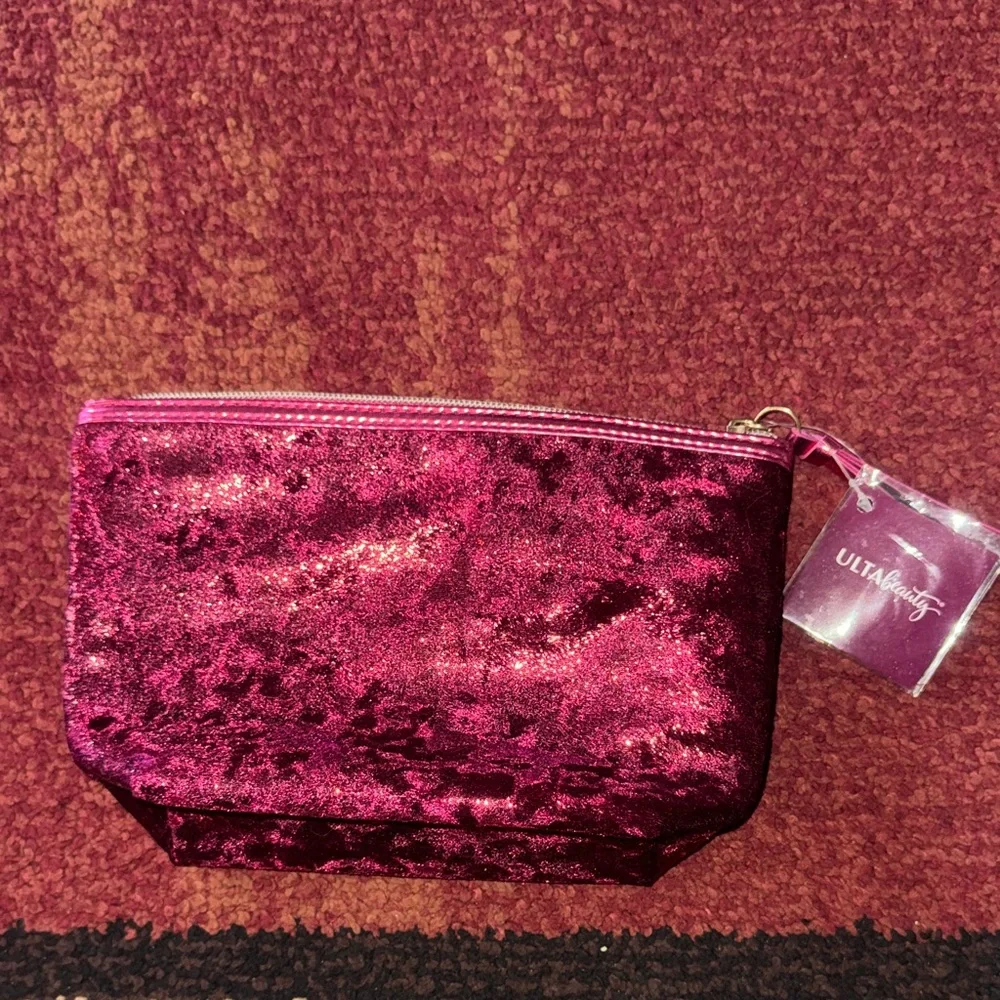 NWT Ulta Beauty burgundy velvet cosmetic‎ bag
